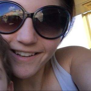 Meet your Posher, Randi